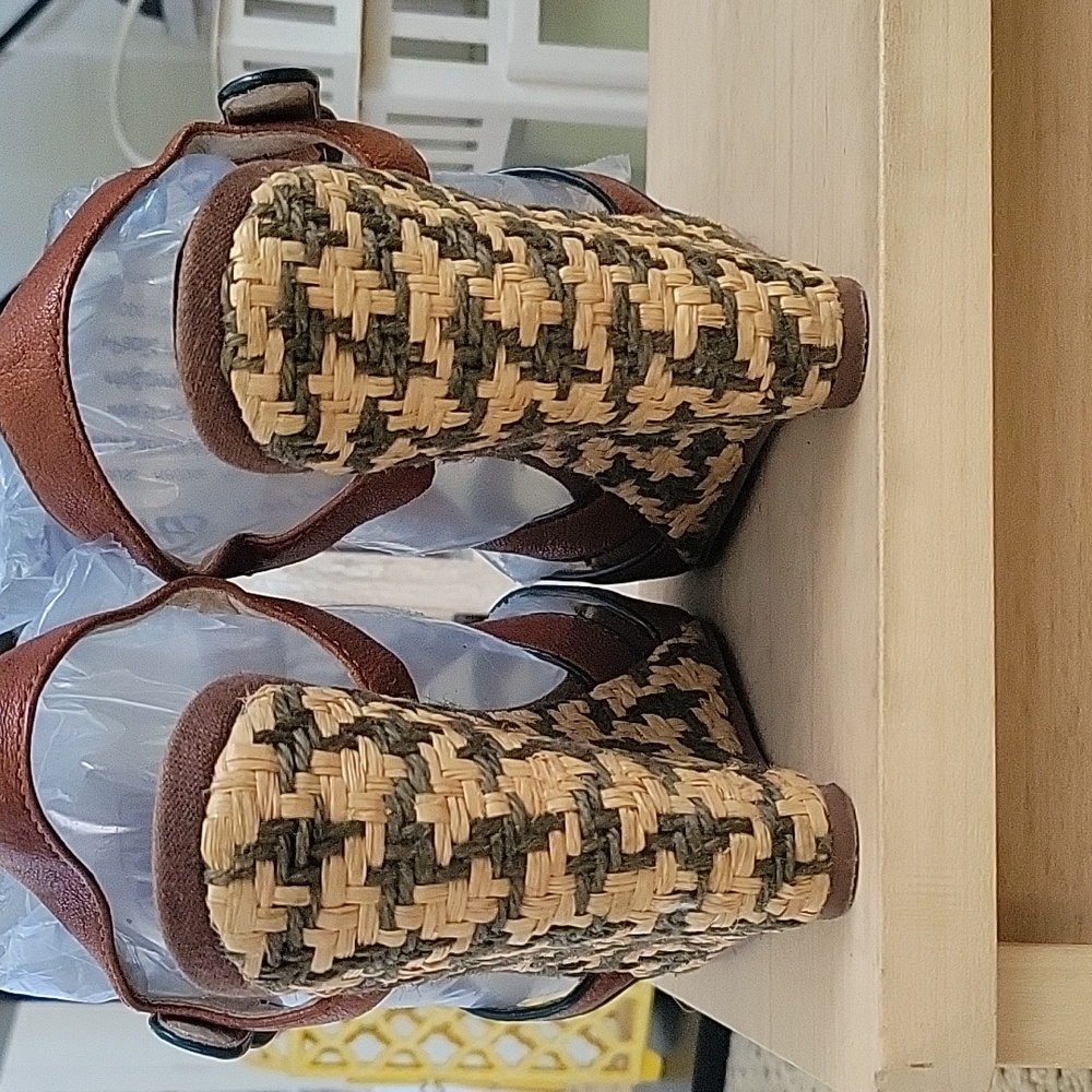 Wedge Anthropologie Heels - Picture 4 of 10